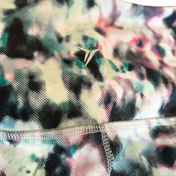 Bundle of Two Old Navy Active Go-Dry Pants – Abstract Print and Black, Size M - Picture 6 of 16